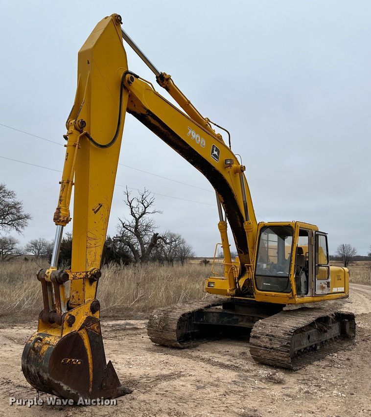 1987 John Deere 790D excavator - EK9938