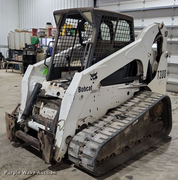 2004 Bobcat T300 tracked skid steer loader - LC9791