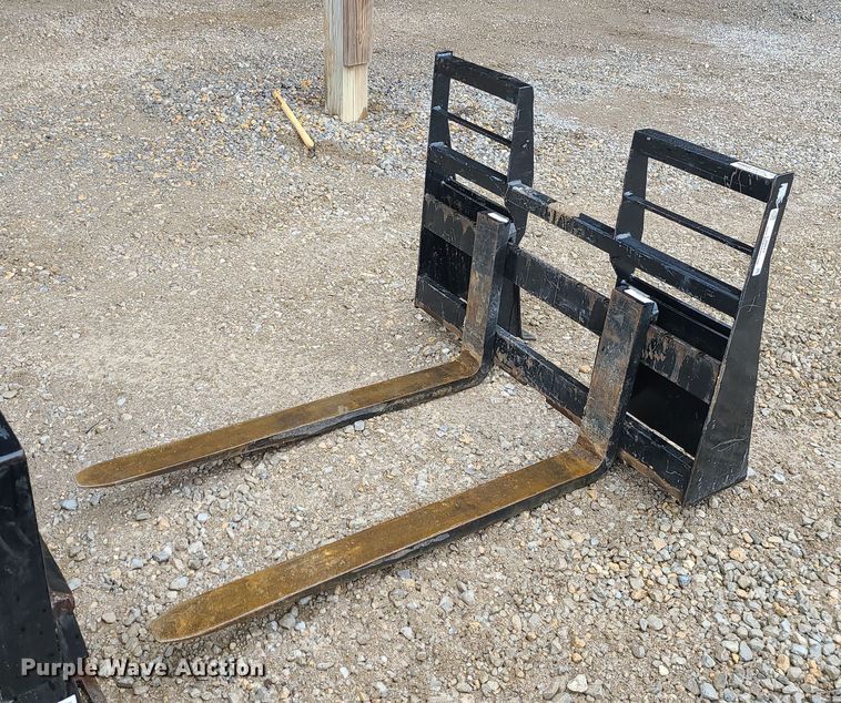 Arrow skid steer forks - LJ9477