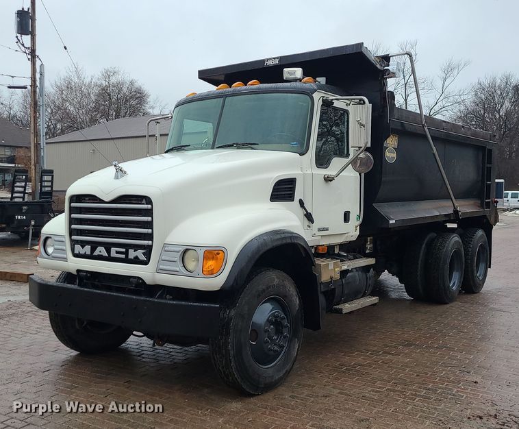 2007 Mack CV713 dump truck - LJ9503