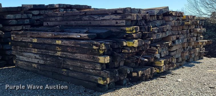 Approximately 60 crane mats - LJ9514