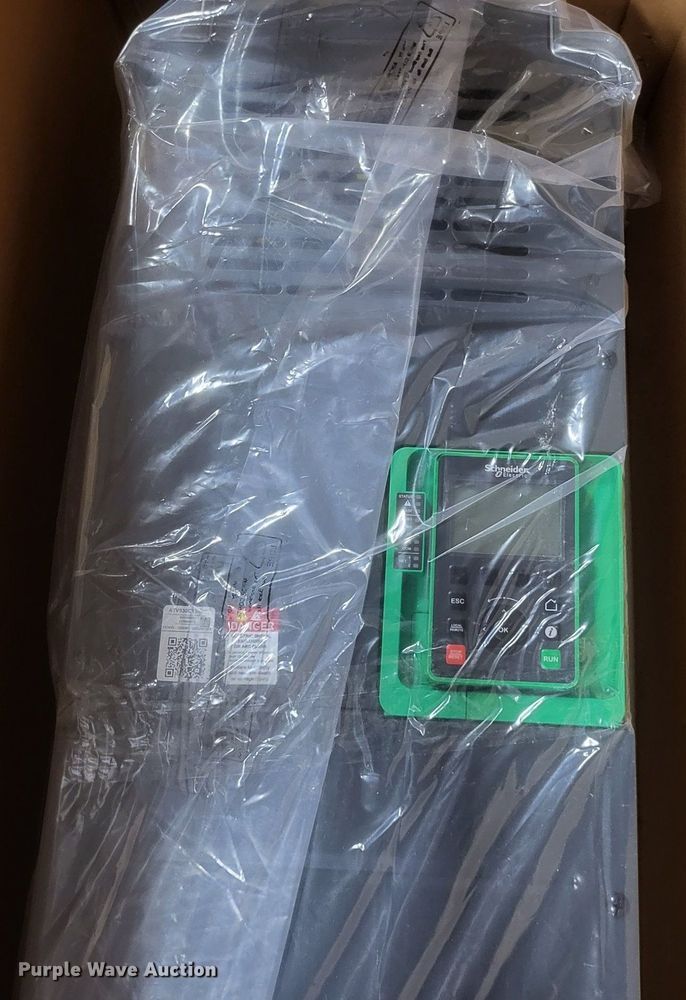 Altivar ATV930C13N4C variable speed drive - MI9901
