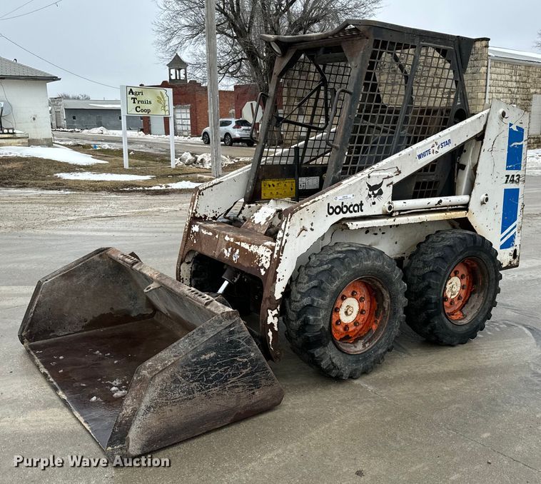 1989 Bobcat 743 skid steer loader - NI9745
