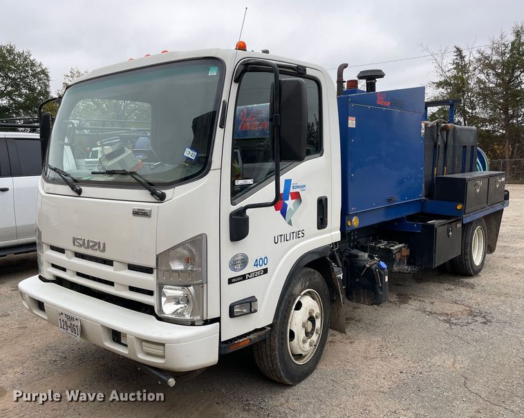 2015 Isuzu NQR sewer jetter truck - LV9202
