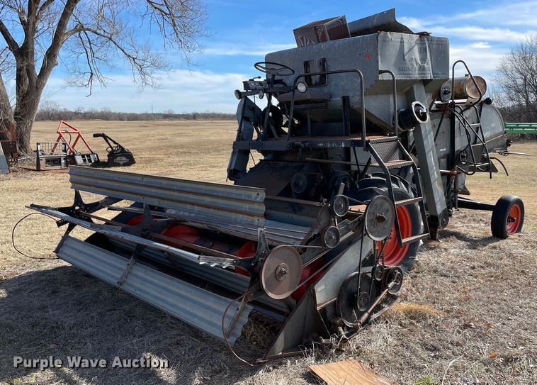 Gleaner II combine - LV9276