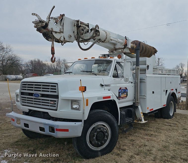 1985 Ford F8000 digger derrick truck - NP9343