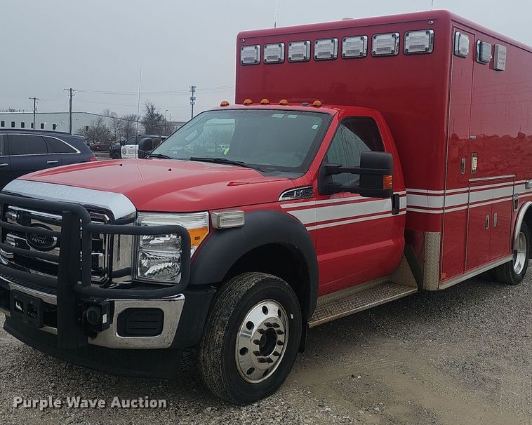 2016 Ford F450 Super Duty XLT ambulance - NP9346