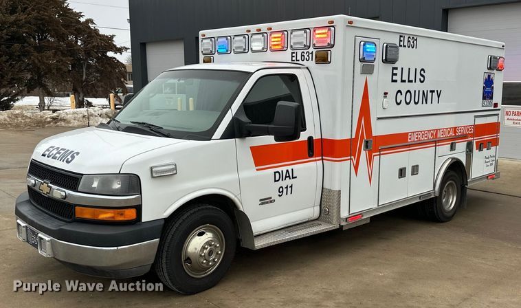 2014 Chevrolet  4500 ambulance - NS9177