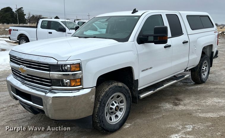 2016 Chevrolet Silverado 2500HD Double Cab pickup truck - NS9183