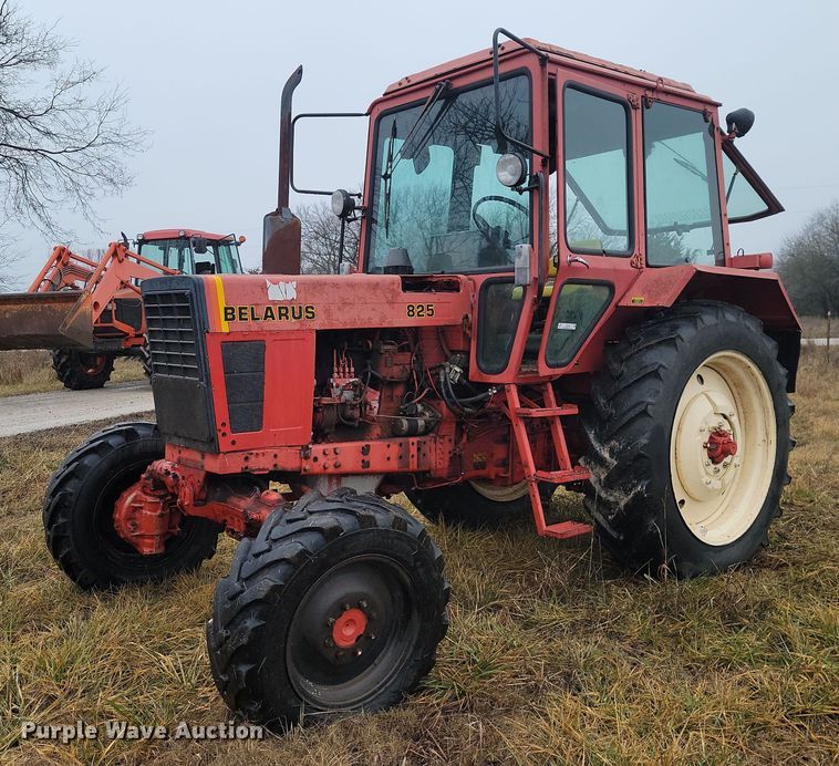 Belarus 825 MFWD tractor  - LD9100