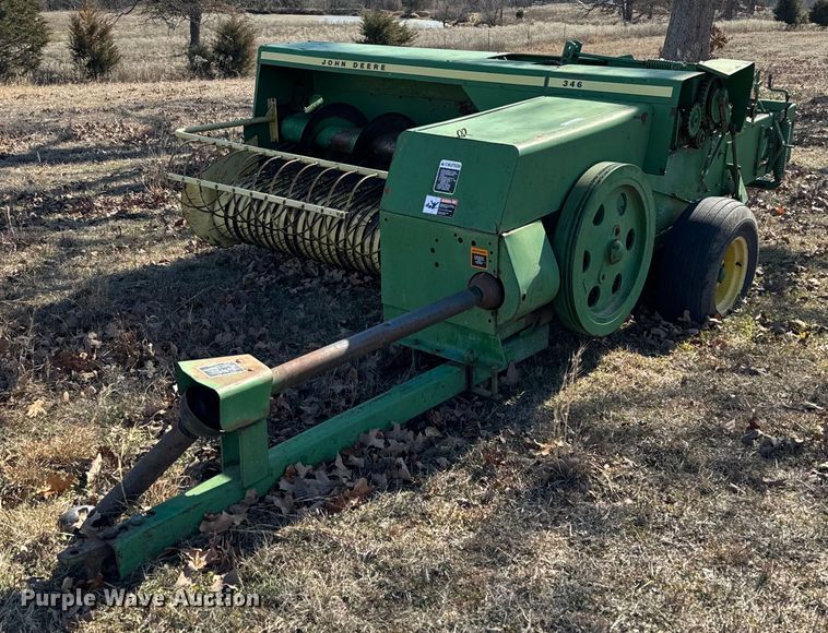 John Deere 346 small square baler - NA9765