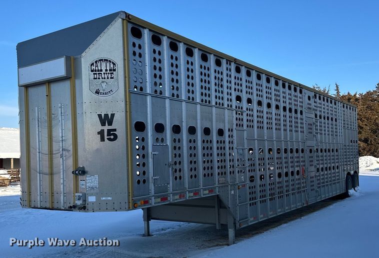 2004 Merritt livestock trailer - NS9174