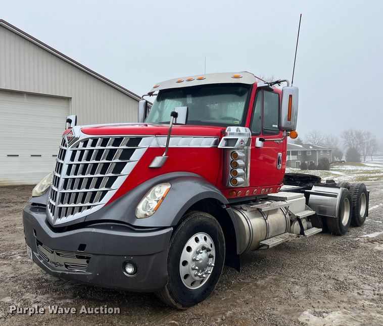 2010 International  Lonestar SFA  semi truck - LD9928