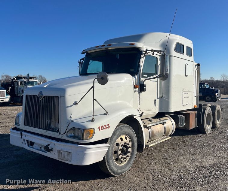 2007 International  9400i semi truck - LD9943