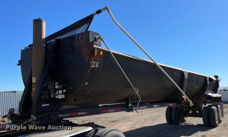 2002 Ranch Manufacturing end dump trailer - NA9744