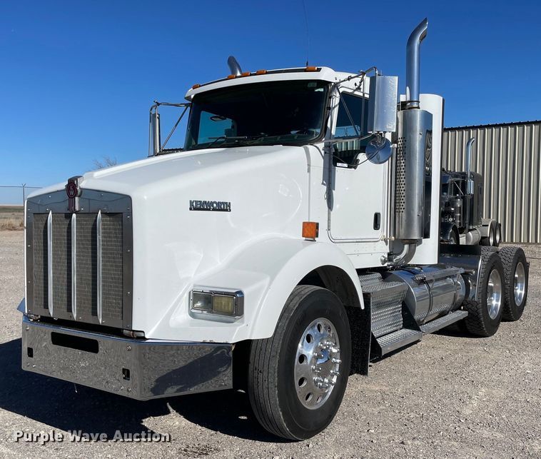 2006 Kenworth T800B semi truck - NA9749