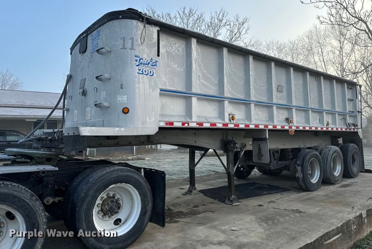 1998 East end dump trailer - NM9209