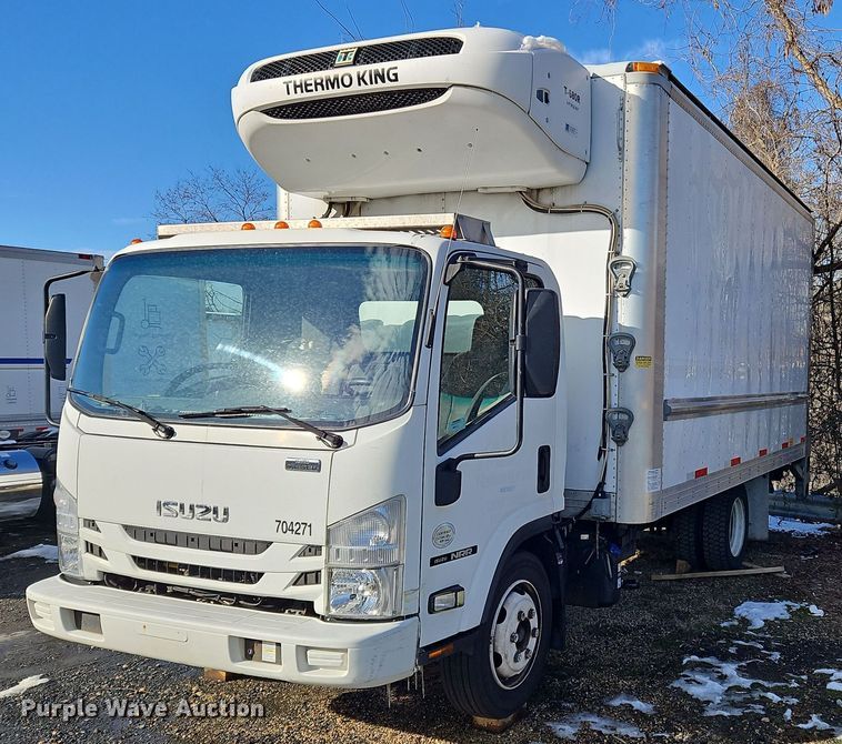 2017 Izuzu NPR  refrigerated truck - NZ9129