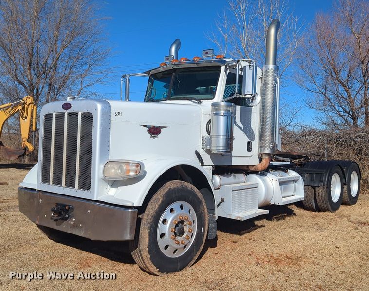 2012 Peterbilt 388 semi truck - OD9184