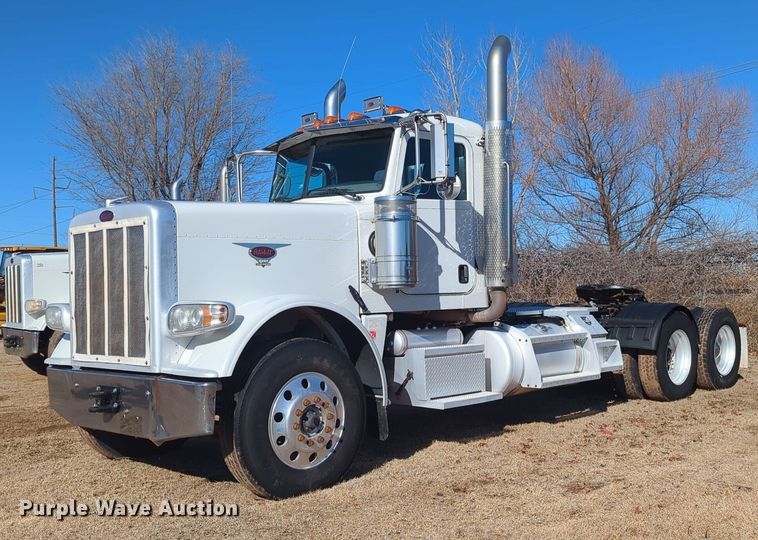 2014 Peterbilt 388 semi truck - OD9186