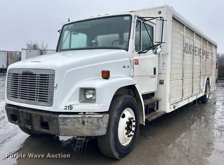 2003 Freightliner  Business Class M2 delivery truck - DN0665
