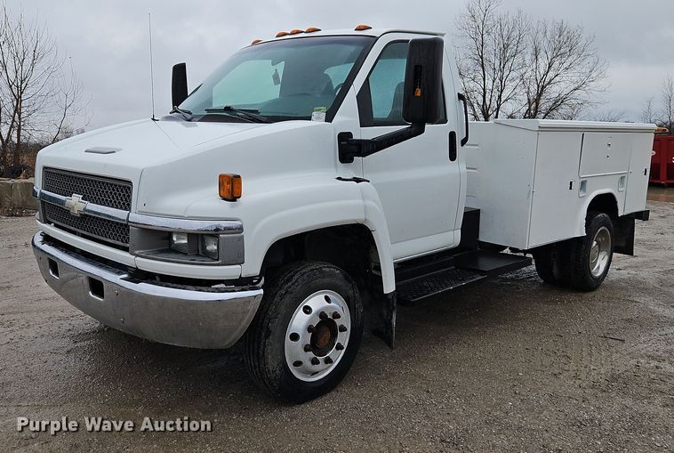 2004 Chevrolet  C5500 utility / service truck - DN7131