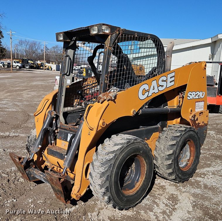 Case SR210 skid steer loader - DN7206
