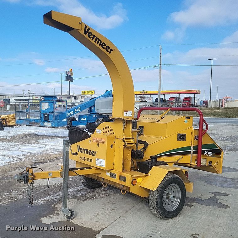 2016 Vermeer BC700XL wood chipper - DO4793