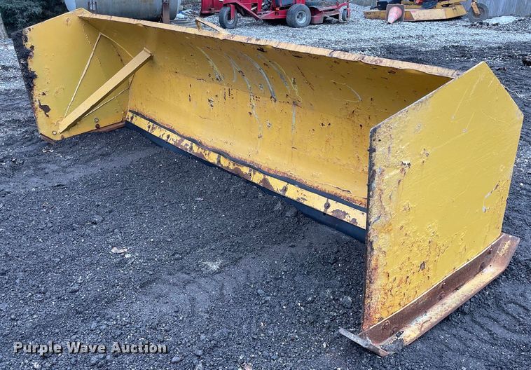 Protech  120" W skid steer snow pusher - DS5385