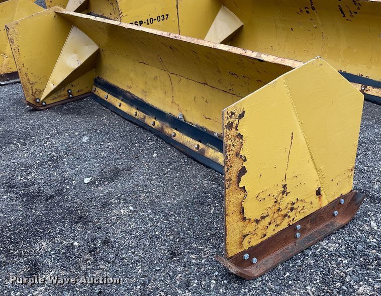 Protech 120" W skid steer snow pusher - DS5422