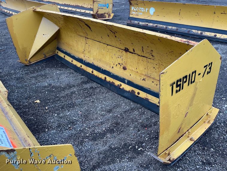 Protech  120" W skid steer snow pusher - DS5427