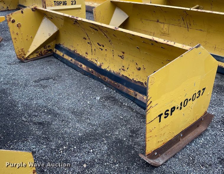 Protech  120" W skid steer snow pusher - DS5430