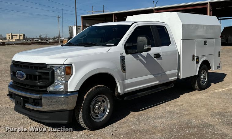 2020 Ford F250 Super Duty SuperCab utility bed pickup truck - EJ0185