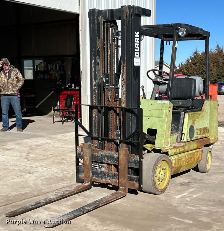 Clark GCX25E forklift - EK9986