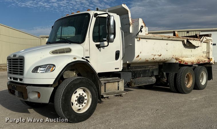 2003 Freightliner Business Class M2 dump truck - GG9911