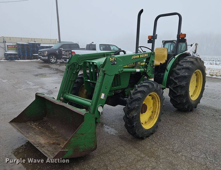 2000 John Deere 5205 MFWD tractor - LB9731