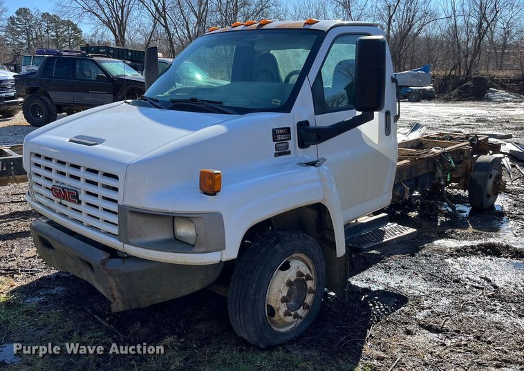 2008 GMC C5500 truck cab and chassis - LD9932