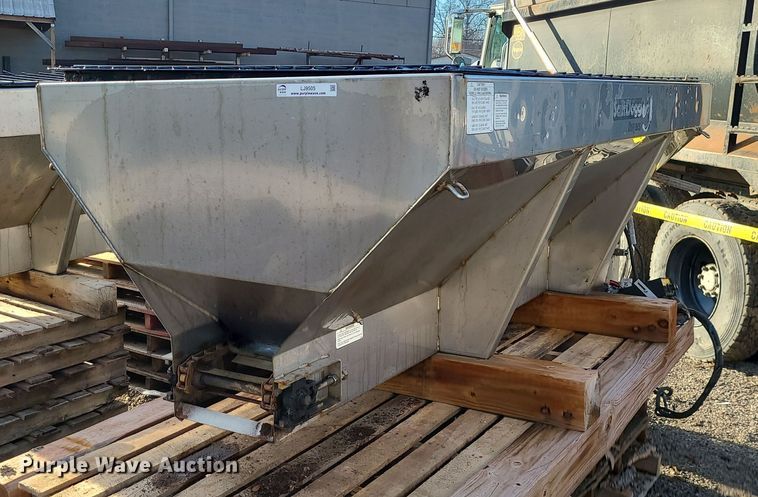 Buyers Salt Dogg spreader - LJ9505