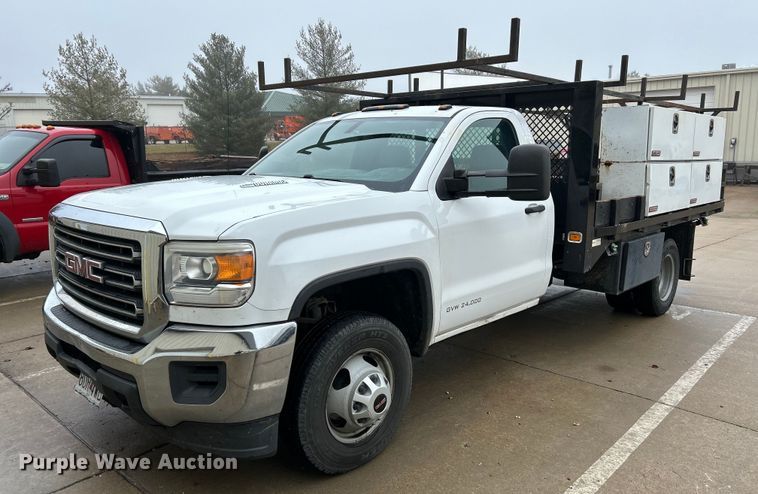 2015 GMC Sierra 3500 flatbed pickup truck - NE9743