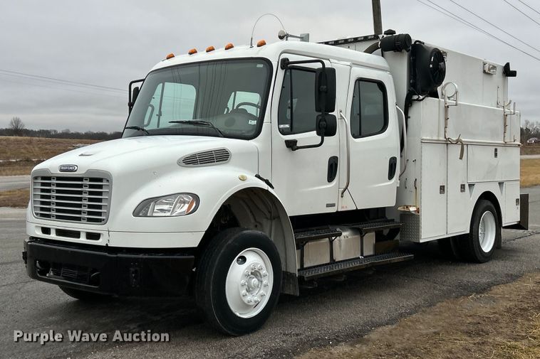 2010 Freightliner Business Class M2 crew cab utility / service truck - NE9772