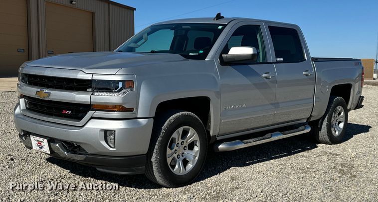 2017 Chevrolet Silverado 1500 LT Crew Cab pickup truck - NI9749
