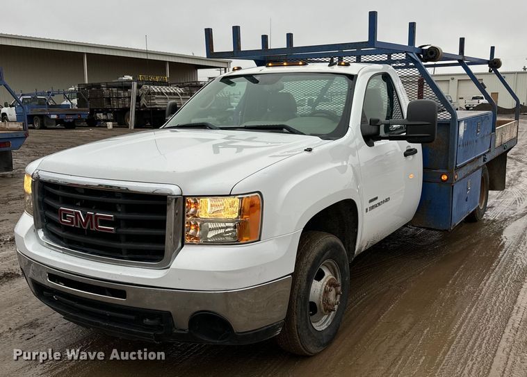 2007 GMC Sierra 3500HD utility bed pickup truck - NN9436