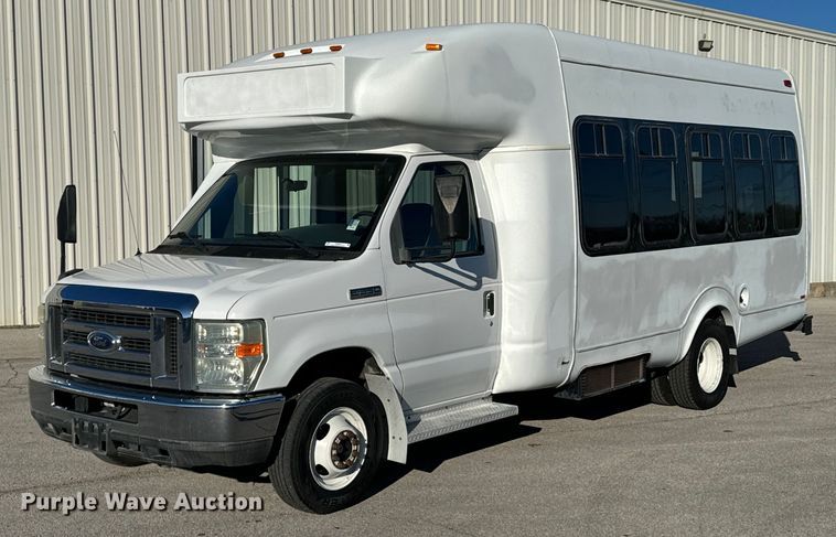 2008 Ford  E350 Super Duty shuttle bus - OD9934