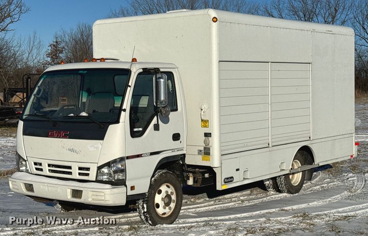 2007 GMC W4500 box truck - OD9947
