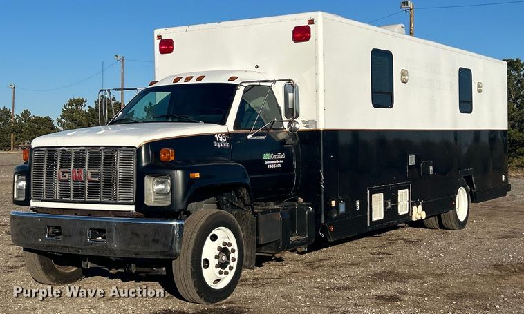 1995 GMC Top Kick mobile command center - OI9555