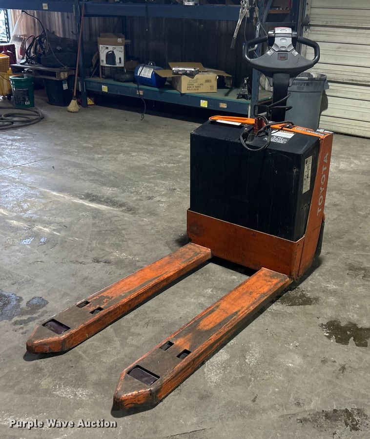 Toyota 7HBW23 pallet jack - OI9559