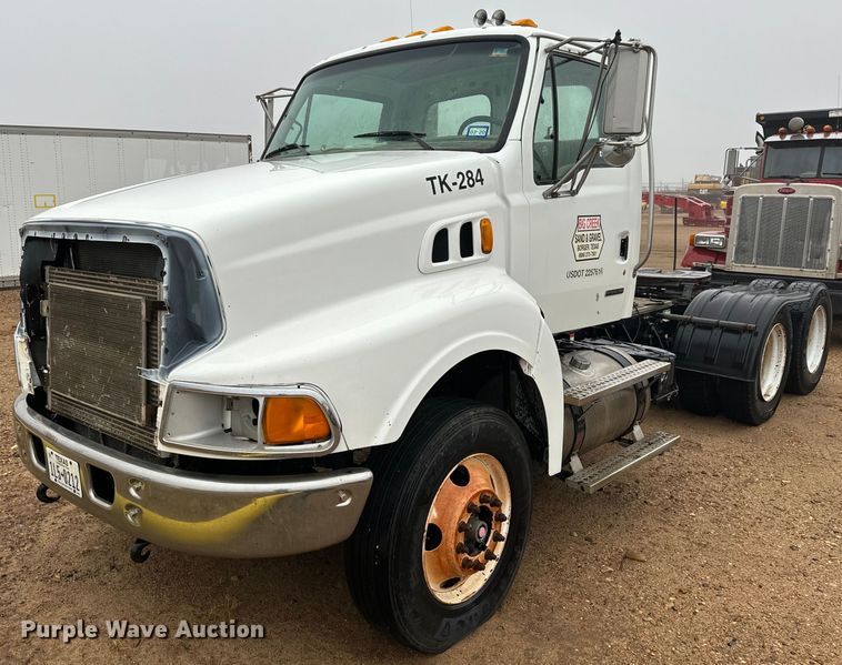 2007 Sterling L-Line semi truck - DK6761