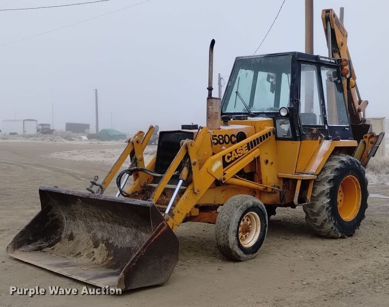 1980 Case 580C backhoe - DK8991