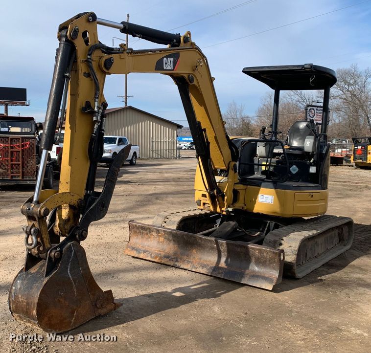 2010 Caterpillar 304C CR mini excavator - DM7738