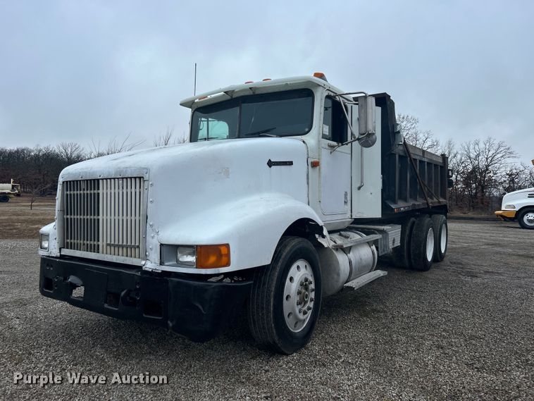 1994 International  9400 dump truck - DN0670